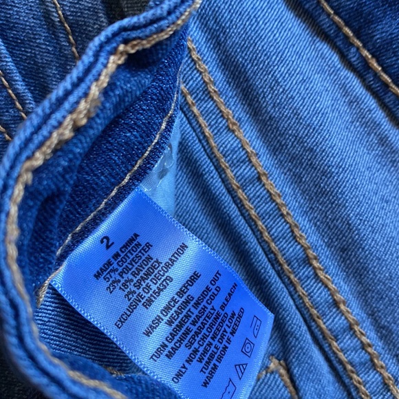 Shorts from Aeropostale and top from Aeropostale - Picture 6 of 6